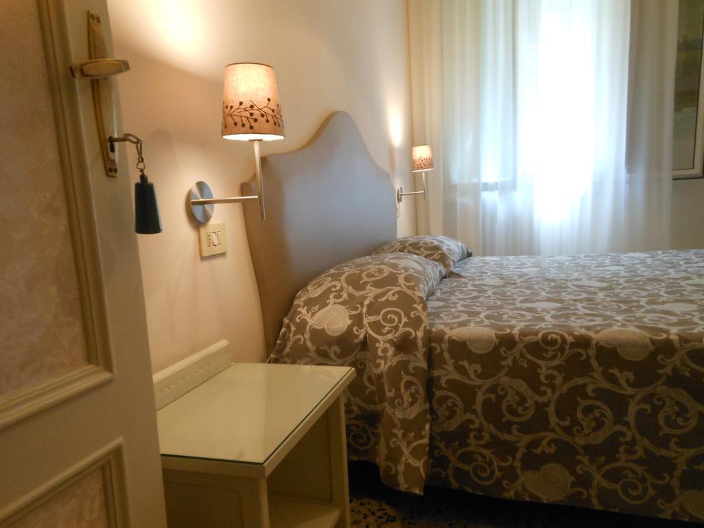 Hotel Stipino 루카 객실 사진